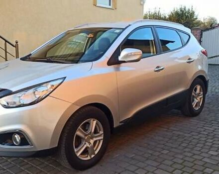 Серый Хендай их35, объемом двигателя 2 л и пробегом 248 тыс. км за 13200 $, фото 8 на Automoto.ua