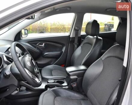 Серый Хендай их35, объемом двигателя 2 л и пробегом 267 тыс. км за 8999 $, фото 18 на Automoto.ua