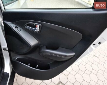 Серый Хендай их35, объемом двигателя 2 л и пробегом 267 тыс. км за 8999 $, фото 23 на Automoto.ua