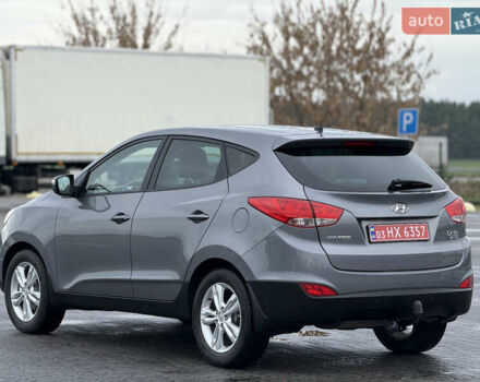 Сірий Хендай іх35, об'ємом двигуна 1.7 л та пробігом 235 тис. км за 11499 $, фото 3 на Automoto.ua