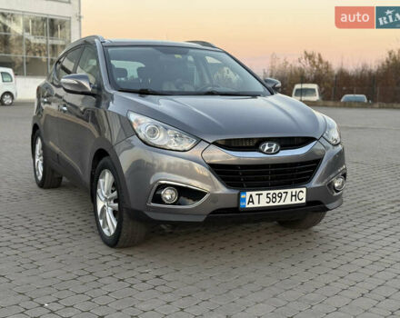 Сірий Хендай іх35, об'ємом двигуна 2 л та пробігом 262 тис. км за 13400 $, фото 2 на Automoto.ua