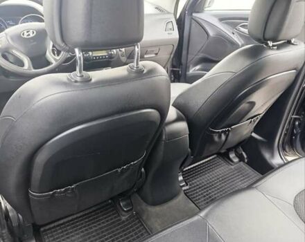 Серый Хендай их35, объемом двигателя 2 л и пробегом 238 тыс. км за 10000 $, фото 12 на Automoto.ua