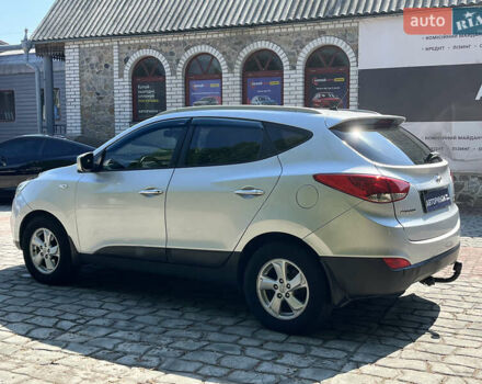 Сірий Хендай іх35, об'ємом двигуна 2 л та пробігом 307 тис. км за 11000 $, фото 5 на Automoto.ua