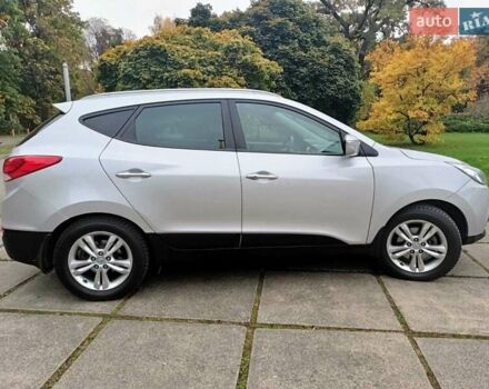 Серый Хендай их35, объемом двигателя 2 л и пробегом 230 тыс. км за 11500 $, фото 16 на Automoto.ua