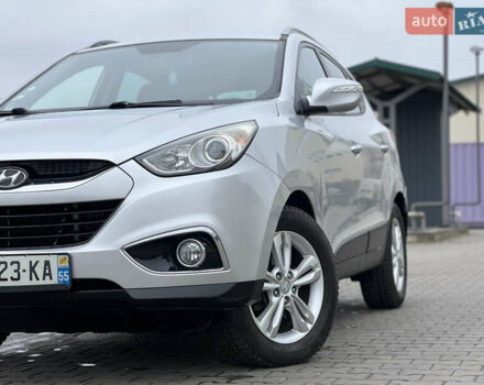 Серый Хендай их35, объемом двигателя 2 л и пробегом 240 тыс. км за 11500 $, фото 7 на Automoto.ua