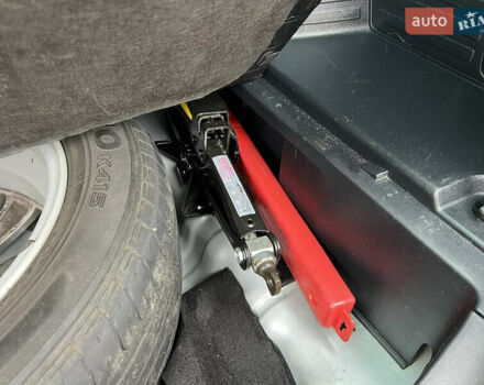 Серый Хендай их35, объемом двигателя 2 л и пробегом 240 тыс. км за 11500 $, фото 55 на Automoto.ua