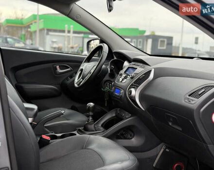 Сірий Хендай іх35, об'ємом двигуна 1.7 л та пробігом 235 тис. км за 11499 $, фото 26 на Automoto.ua