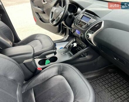 Серый Хендай их35, объемом двигателя 2 л и пробегом 200 тыс. км за 12900 $, фото 71 на Automoto.ua