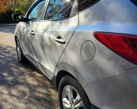 Серый Хендай их35, объемом двигателя 2 л и пробегом 264 тыс. км за 11700 $, фото 8 на Automoto.ua