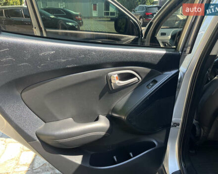 Сірий Хендай іх35, об'ємом двигуна 2 л та пробігом 307 тис. км за 11000 $, фото 18 на Automoto.ua