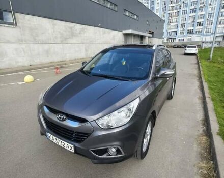 Серый Хендай их35, объемом двигателя 2 л и пробегом 187 тыс. км за 12900 $, фото 3 на Automoto.ua