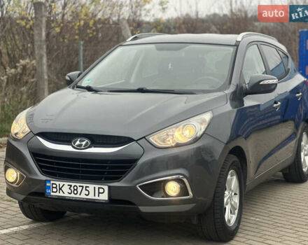 Серый Хендай их35, объемом двигателя 2 л и пробегом 170 тыс. км за 11700 $, фото 1 на Automoto.ua