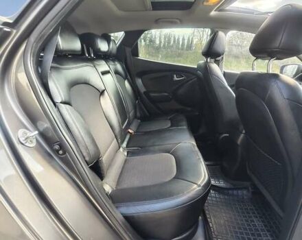 Серый Хендай их35, объемом двигателя 2 л и пробегом 187 тыс. км за 12900 $, фото 23 на Automoto.ua