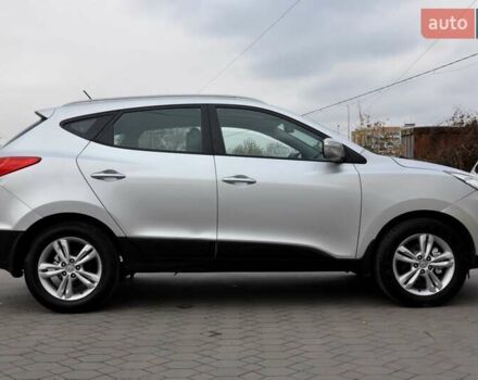 Серый Хендай их35, объемом двигателя 2 л и пробегом 267 тыс. км за 8999 $, фото 7 на Automoto.ua