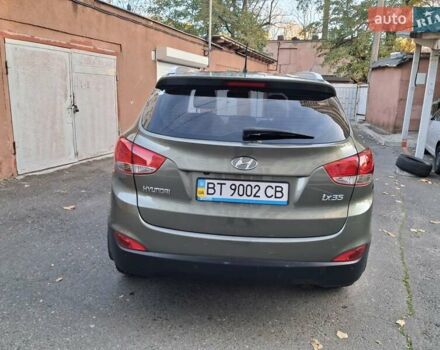 Серый Хендай их35, объемом двигателя 2 л и пробегом 101 тыс. км за 12700 $, фото 5 на Automoto.ua