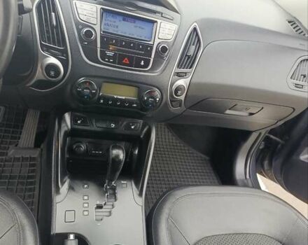 Серый Хендай их35, объемом двигателя 2 л и пробегом 238 тыс. км за 10000 $, фото 9 на Automoto.ua