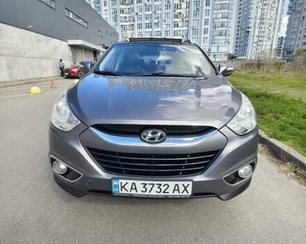 Серый Хендай их35, объемом двигателя 2 л и пробегом 187 тыс. км за 12900 $, фото 1 на Automoto.ua