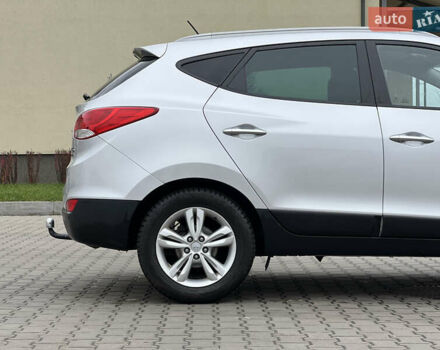 Серый Хендай их35, объемом двигателя 2 л и пробегом 240 тыс. км за 11500 $, фото 16 на Automoto.ua