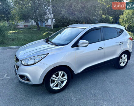 Сірий Хендай іх35, об'ємом двигуна 2 л та пробігом 165 тис. км за 10650 $, фото 2 на Automoto.ua