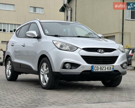 Серый Хендай их35, объемом двигателя 2 л и пробегом 240 тыс. км за 11500 $, фото 10 на Automoto.ua