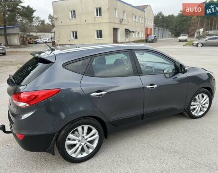 Серый Хендай их35, объемом двигателя 2 л и пробегом 200 тыс. км за 12900 $, фото 28 на Automoto.ua