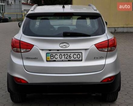 Серый Хендай их35, объемом двигателя 2 л и пробегом 267 тыс. км за 8999 $, фото 10 на Automoto.ua