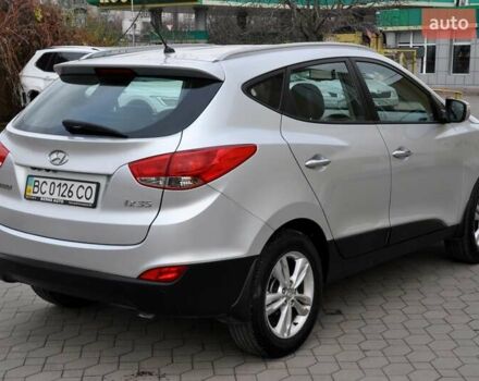 Серый Хендай их35, объемом двигателя 2 л и пробегом 267 тыс. км за 8999 $, фото 8 на Automoto.ua