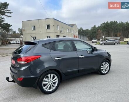 Серый Хендай их35, объемом двигателя 2 л и пробегом 200 тыс. км за 12900 $, фото 9 на Automoto.ua