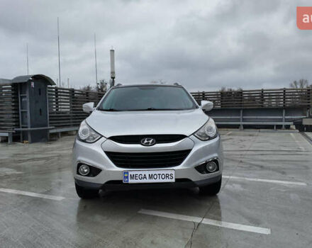 Серый Хендай их35, объемом двигателя 2 л и пробегом 174 тыс. км за 13990 $, фото 1 на Automoto.ua