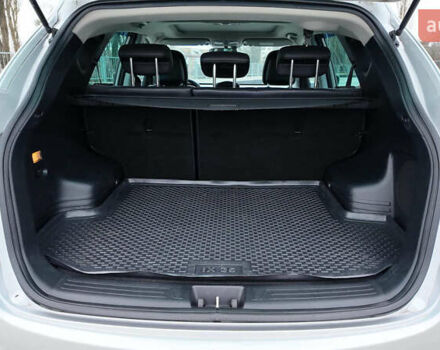 Серый Хендай их35, объемом двигателя 2 л и пробегом 174 тыс. км за 13990 $, фото 8 на Automoto.ua