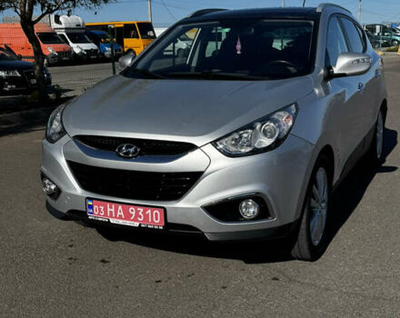 Серый Хендай их35, объемом двигателя 2 л и пробегом 229 тыс. км за 13500 $, фото 1 на Automoto.ua
