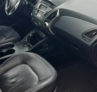 Сірий Хендай іх35, об'ємом двигуна 2 л та пробігом 178 тис. км за 13200 $, фото 5 на Automoto.ua