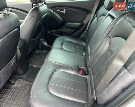 Серый Хендай их35, объемом двигателя 2 л и пробегом 240 тыс. км за 11500 $, фото 50 на Automoto.ua