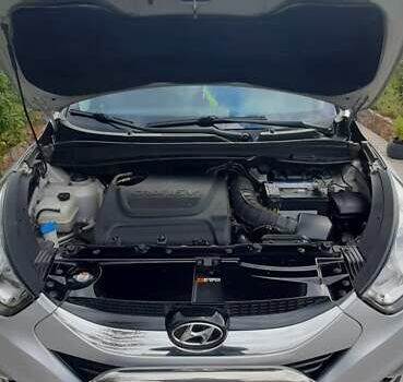 Сірий Хендай іх35, об'ємом двигуна 2 л та пробігом 178 тис. км за 13200 $, фото 6 на Automoto.ua