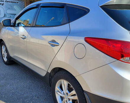 Серый Хендай их35, объемом двигателя 2 л и пробегом 264 тыс. км за 11700 $, фото 16 на Automoto.ua