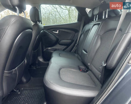 Серый Хендай их35, объемом двигателя 2 л и пробегом 170 тыс. км за 11700 $, фото 31 на Automoto.ua