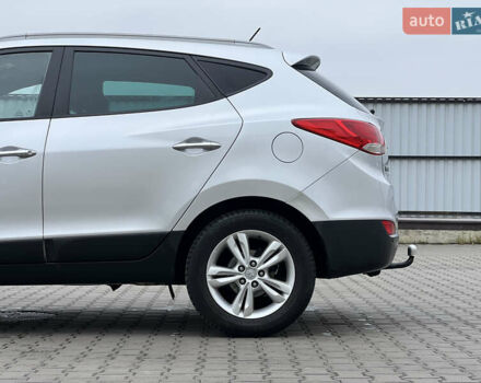 Серый Хендай их35, объемом двигателя 2 л и пробегом 240 тыс. км за 11500 $, фото 18 на Automoto.ua