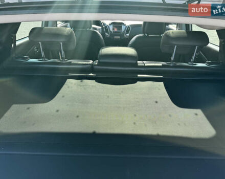 Серый Хендай их35, объемом двигателя 2 л и пробегом 229 тыс. км за 13500 $, фото 31 на Automoto.ua