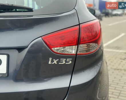 Серый Хендай их35, объемом двигателя 2 л и пробегом 170 тыс. км за 11700 $, фото 15 на Automoto.ua