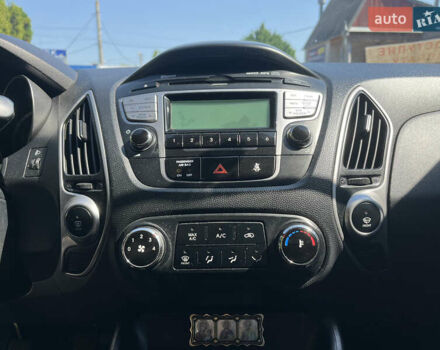 Сірий Хендай іх35, об'ємом двигуна 2 л та пробігом 307 тис. км за 11000 $, фото 13 на Automoto.ua