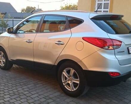 Серый Хендай их35, объемом двигателя 2 л и пробегом 248 тыс. км за 13200 $, фото 9 на Automoto.ua