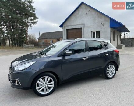 Серый Хендай их35, объемом двигателя 2 л и пробегом 200 тыс. км за 12900 $, фото 2 на Automoto.ua