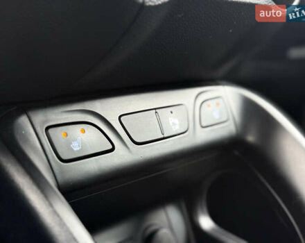 Сірий Хендай іх35, об'ємом двигуна 1.7 л та пробігом 235 тис. км за 11499 $, фото 33 на Automoto.ua