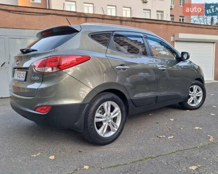 Серый Хендай их35, объемом двигателя 2 л и пробегом 101 тыс. км за 12700 $, фото 4 на Automoto.ua