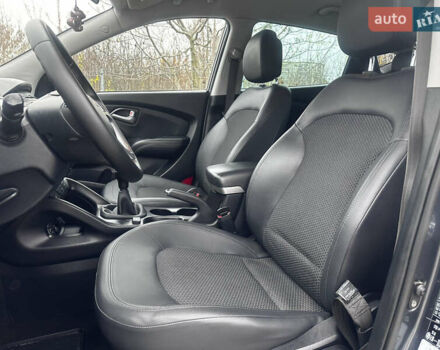 Серый Хендай их35, объемом двигателя 2 л и пробегом 170 тыс. км за 11700 $, фото 44 на Automoto.ua