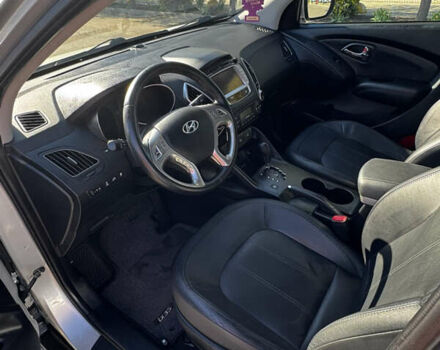 Серый Хендай их35, объемом двигателя 2 л и пробегом 229 тыс. км за 13500 $, фото 25 на Automoto.ua