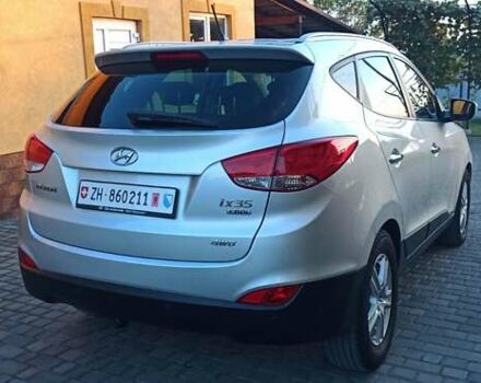 Серый Хендай их35, объемом двигателя 2 л и пробегом 248 тыс. км за 13200 $, фото 6 на Automoto.ua