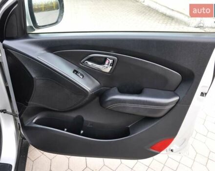 Серый Хендай их35, объемом двигателя 2 л и пробегом 267 тыс. км за 8999 $, фото 26 на Automoto.ua