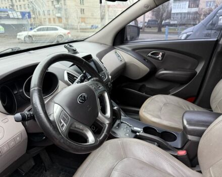 Сірий Хендай іх35, об'ємом двигуна 2 л та пробігом 186 тис. км за 11900 $, фото 18 на Automoto.ua