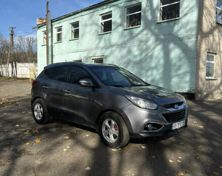 Серый Хендай их35, объемом двигателя 2 л и пробегом 237 тыс. км за 10900 $, фото 7 на Automoto.ua